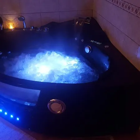 住宿加早餐酒店 Boheme Avec Balneo 3*